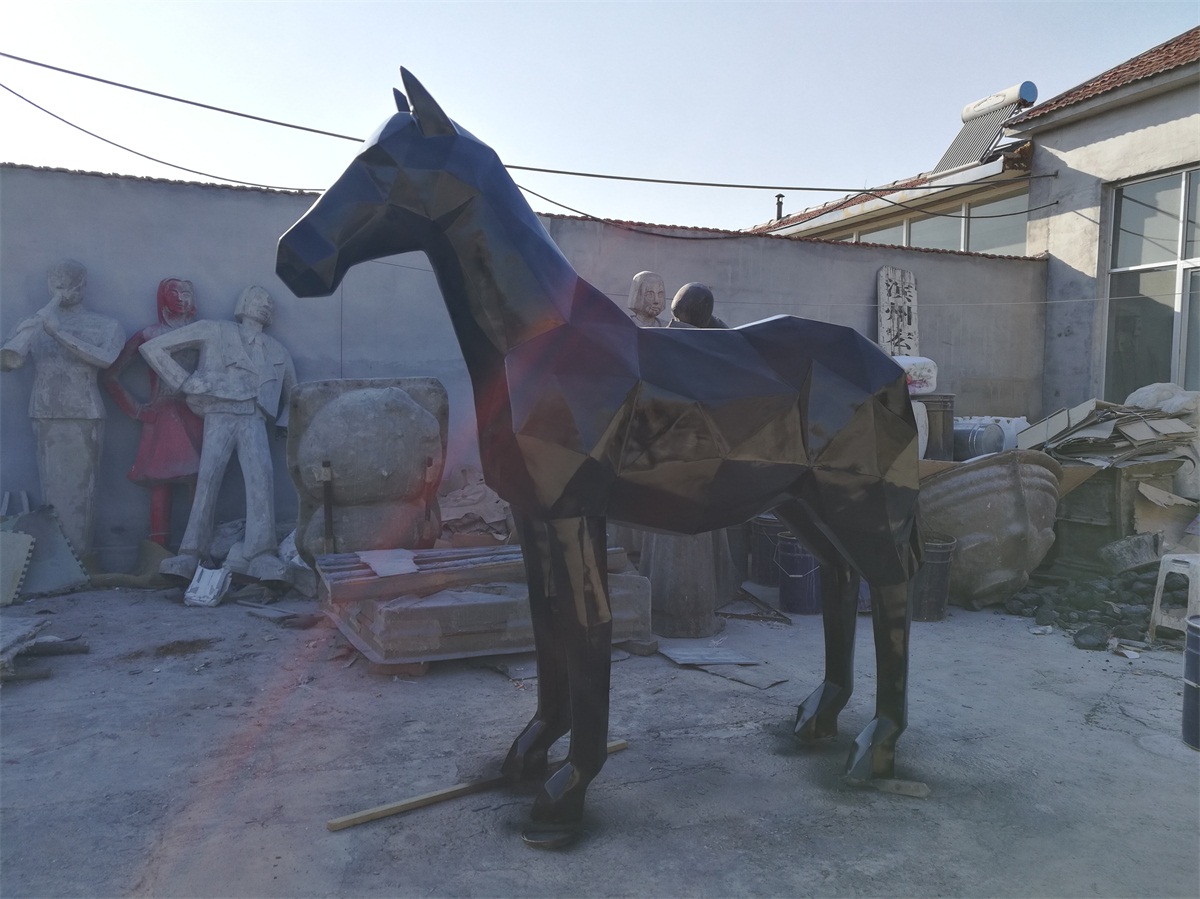 hj3606 抽象馬雕塑_濱州宏景雕塑有限公司