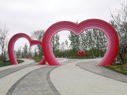 心形大門雕塑造型_濱州宏景雕塑有限公司