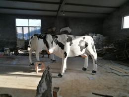 hj2678 玻璃鋼彩繪奶牛雕塑_玻璃鋼彩繪奶牛雕塑_濱州宏景雕塑有限公司